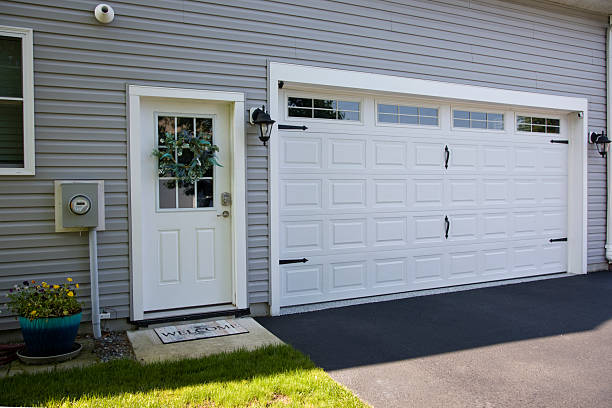 24/7 Emergency Garage Door Installation experts in Fairwood, WA